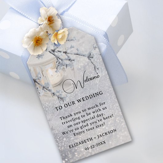 Winterhochzeit in glühender Schneezeit Geschenkanhänger