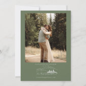 Winterhochzeit | Kiefernwald Rustikale Berge Einladung (Rückseite)