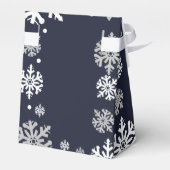 Winterhochzeit mit blauen Schneeflocken Geschenkschachtel (Rückseite)