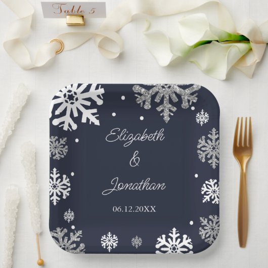 Winterhochzeit mit blauen Schneeflocken Pappteller (Hochzeit)