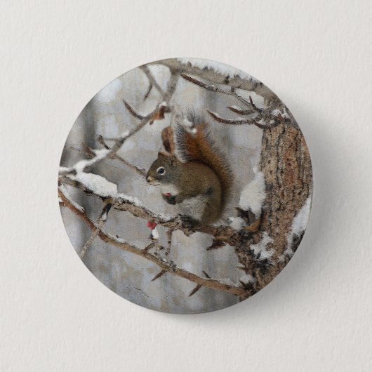 Winterhörnchen, Schnee & Rote Berries Xmas Design Button (Vorderseite)
