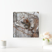 Winterhörnchen, Schnee & Rote Berries Xmas Design Quadratische Wanduhr (Zuhause)