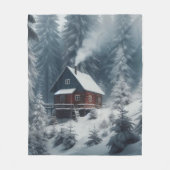 Winterhüttenlandschaft mit Schnee und Pinien Fleecedecke (Vorderseite)