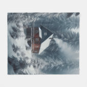 Winterhüttenlandschaft mit Schnee und Pinien Fleecedecke (Vorderseite (Horizontal))
