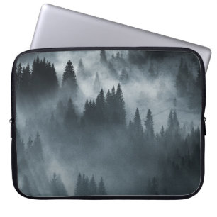 Winterkarpaten: Sonnenaufgang Berglandschaft Laptopschutzhülle