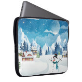 Winterlandschaft im Abend mit Schnee bedeckt Laptopschutzhülle (Vorne Rechts)
