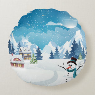 Winterlandschaft im Abend mit Schnee bedeckt Rundes Kissen