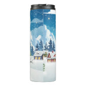 Winterlandschaft im Abend mit Schnee bedeckt Thermosbecher (Rückseite)