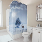 Winterlandschaft in blauer Farbe. Einmaliger Baum  Duschvorhang (Beispiel)