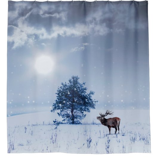 Winterlandschaft in blauer Farbe. Einmaliger Baum  Duschvorhang (Vorderseite)