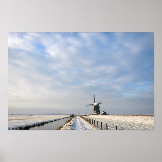 Winterlandschaft mit Schnee und Windmühle in Holla Poster (Vorne)