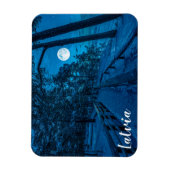 Winterlandschaft mit schneebedecktem Pinienwald Magnet (Vertikal)
