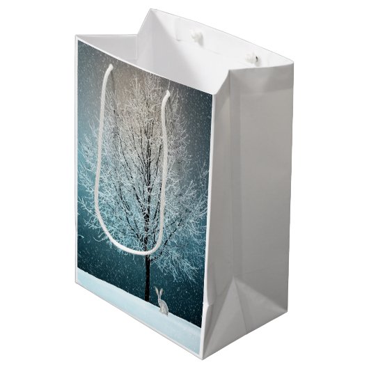 Winterlandschaft Mittlere Geschenktüte (Vorderseite Schrägansicht)