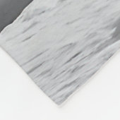 Winterlandschaft und Baum, Schwarz und Weiß - Kuns Fleecedecke (Ecke)