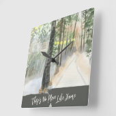 Winterlandschaft Waldweg kein Ort wie Zuhause Quadratische Wanduhr (Winkel)