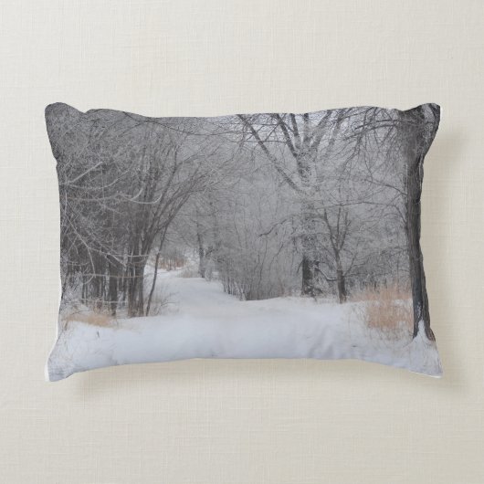 Winterliche Einsamkeit Dekokissen (Vorderseite)