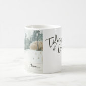 Winterliche Seelandschaft Frohe Botschaft und Freu Kaffeetasse (Mittel)