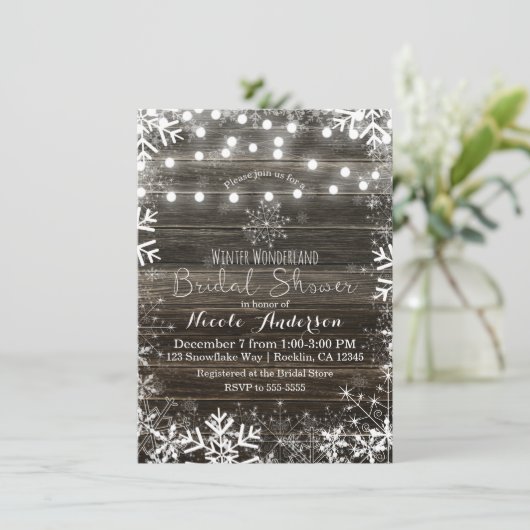 Winterlichter & Schneeflocken Rustikales Brautpart Einladung (Stehend Vorderseite)