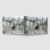 Winternaturfotografie von Snowy Pine Branch Gästebuch (Voll)