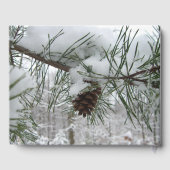 Winternaturfotografie von Snowy Pine Branch Gästebuch (Rückseite)