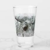 Winternaturfotografie von Snowy Pine Branch Glas (Rückseite)