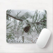 Winternaturfotografie von Snowy Pine Branch Mousepad (Mit Mouse)