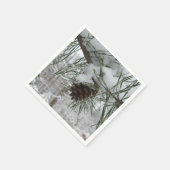 Winternaturfotografie von Snowy Pine Branch Serviette (Ecke)