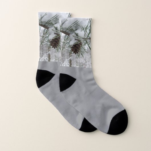 Winternaturfotografie von Snowy Pine Branch Socken (Paar)