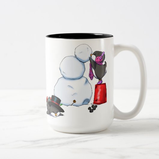 Winterpenguin-Tasse Zweifarbige Tasse (Rechts)