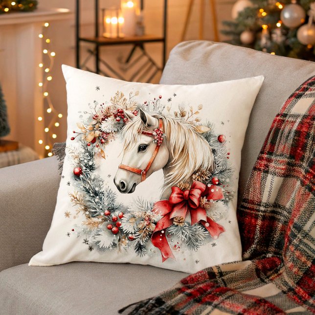 Winterpferd im frostigen Wald Kissen (Winter Horse in Frosty Woods Throw Pillow)