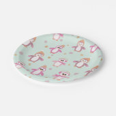 Winterpinguinminze und rosa Urlaub Pappteller (Schrägansicht)