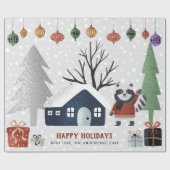 Winterracoon, Bäume und Haus Weihnachten Geschenkpapier (Flach)