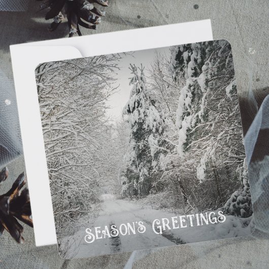 Winterreise durch das Wald Feiertagskarte