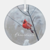 Winterroter Kardinal im Schnee Ornament Aus Glas (Vorderseite)
