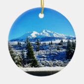 Winterschnee am Berg Shasta, CA Keramik Ornament (Vorne)