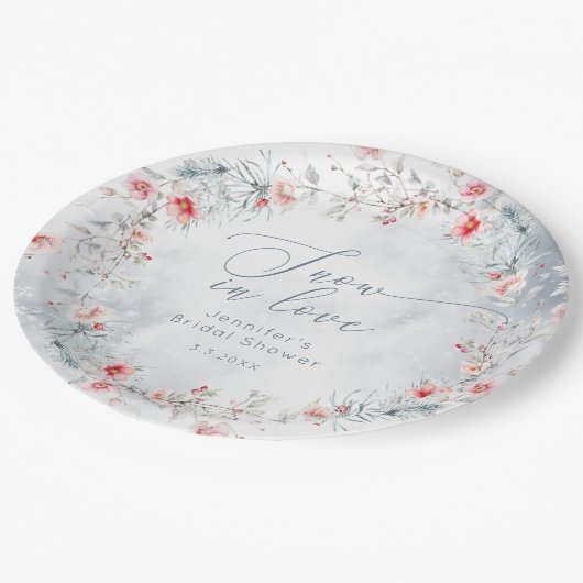 Winterschnee in Liebe elegantes Brautparty Pappteller (Schrägansicht)