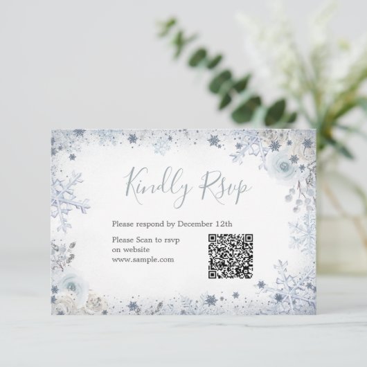 Winterschnee in Liebe Snowflake Bridal QR Rsvp Car Dankeskarte (Stehend Vorderseite)