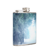 Winterschnee mit Wölfen im Evergreen Forest Flachmann (Rechts)