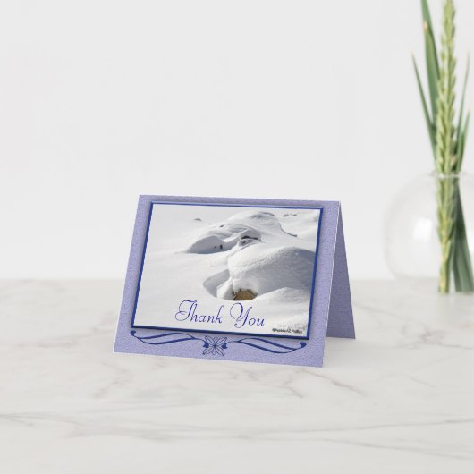 Winterschnee treibt über Steine. Danke Karte (Vorderseite)