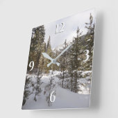 Winterschneebergszene in Montana Quadratische Wanduhr (Winkel)
