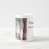 Winterschneefall auf rosa Porch - Martha's Vineyar Porzellantasse (Vorderseite)