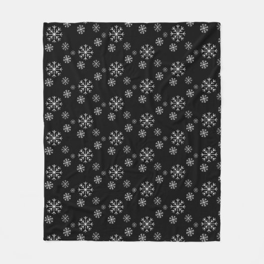 Winterschneefall auf schwarzem Fleece Blanket (Vorderseite)