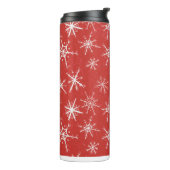 Winterschneeflocken auf Rot Thermosbecher (Nach links gedreht)