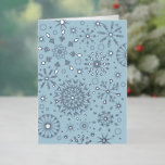 Winterschneeflocken Blau<br><div class="desc">Originelle Illustration von Becky Nimoy. Echte Folie außen; wählen Sie aus Gold oder Silberfolie; fügen Sie Ihren eigenen Text und/oder Ihre eigenen Fotos hinzu</div>