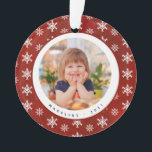 Winterschneeflocken Foto Name Weihnachtsschmuck Ornament<br><div class="desc">Winterschneeflocken Foto Name Weihnachtsschmuck bietet Ihr Lieblings-Foto umgeben von Schneeflocken. Die Einrichtung ist mit Namen und Jahr personalisiert. Unsere Schmuckvorlage macht es wirklich einfach, Ihren Schmuck zu personalisieren. Wenn Sie es noch individueller gestalten möchten, verwenden Sie bitte den Link "Weiter anpassen". Die Verzierung ist Teil einer Sammlung. Entworfen von Beverly...</div>