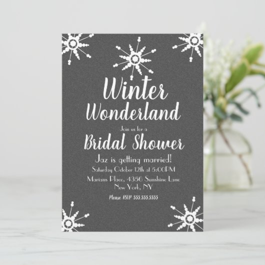 Winterschneeflocken Grau Brautparty Einladung (Stehend Vorderseite)