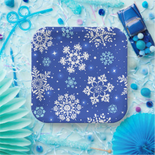 Winterschneeflocken in Blau Pappteller