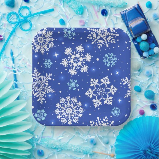 Winterschneeflocken in Blau Pappteller (Party)