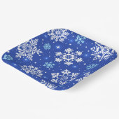 Winterschneeflocken in Blau Pappteller (Gewinkelt)