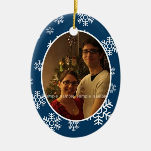 Winterschneeflocken Oval Foto Ornament (Vorne)